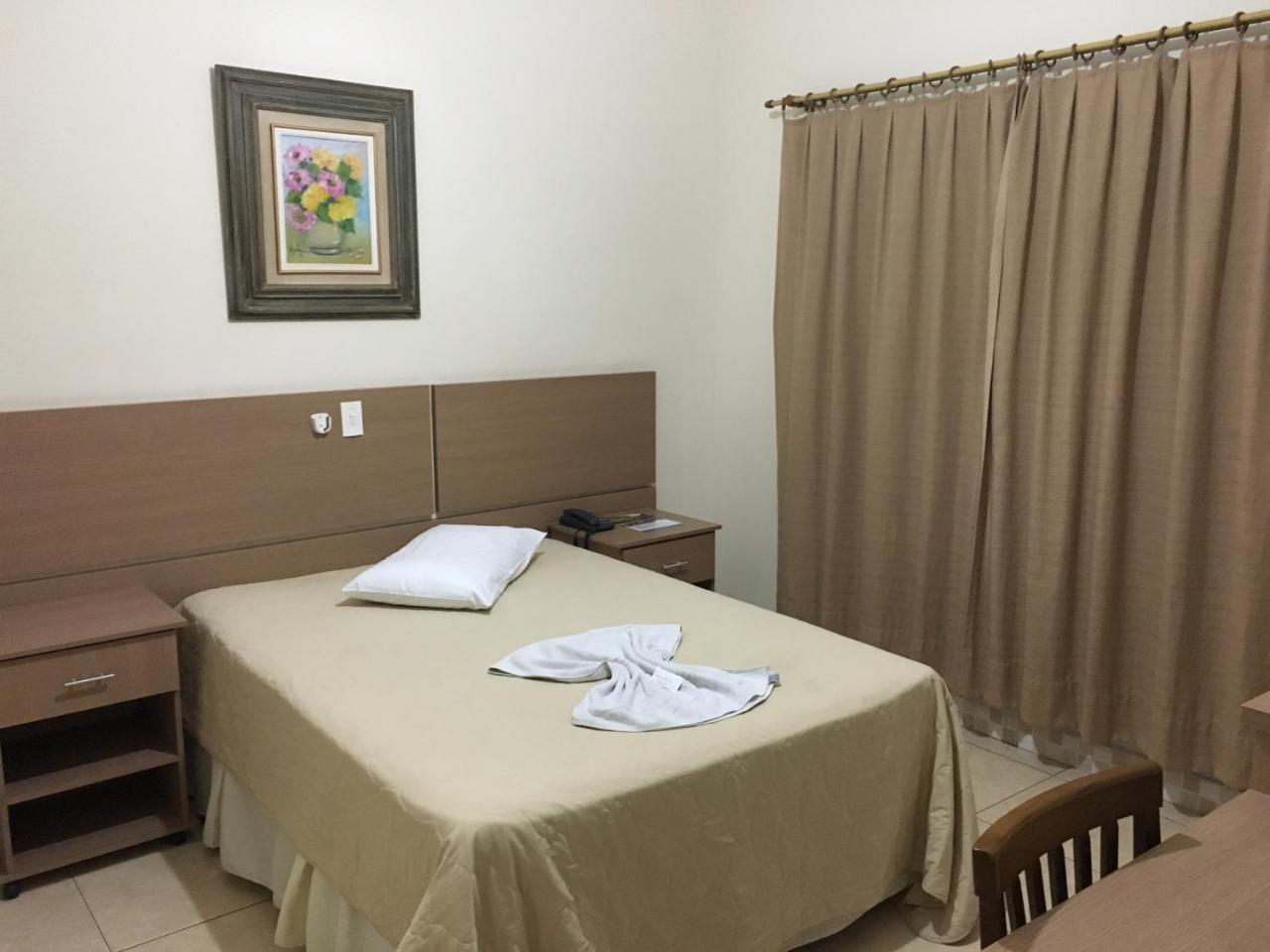 Hotel Vila Rica อัลเฟนัส ภายนอก รูปภาพ